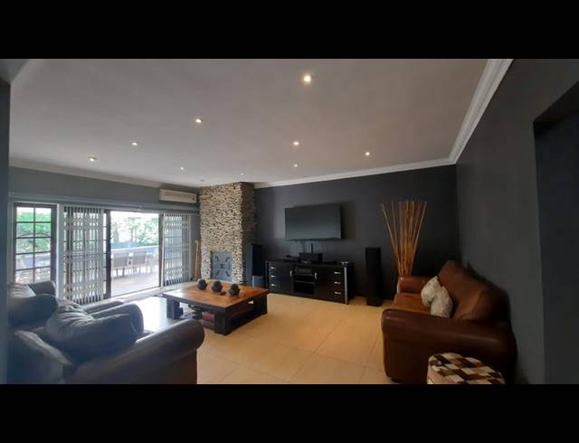 3 BEDROOM HOUSE FOR SALE IN CLUBVILLE
